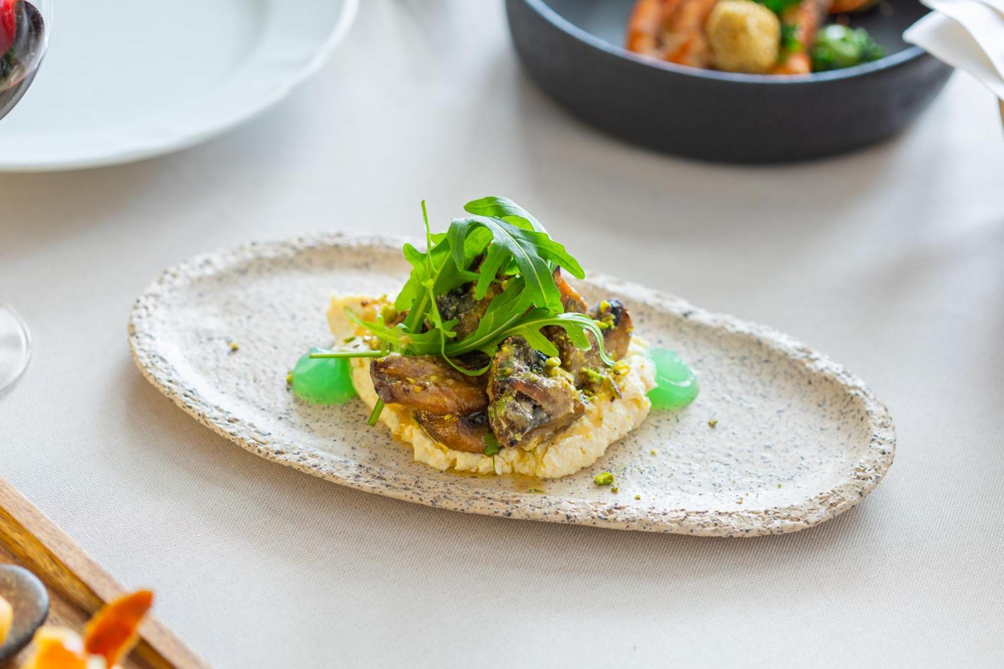 Hotel Du Lac Congress Center & Spa Ioannina Exterior foto Aubergine with tahini