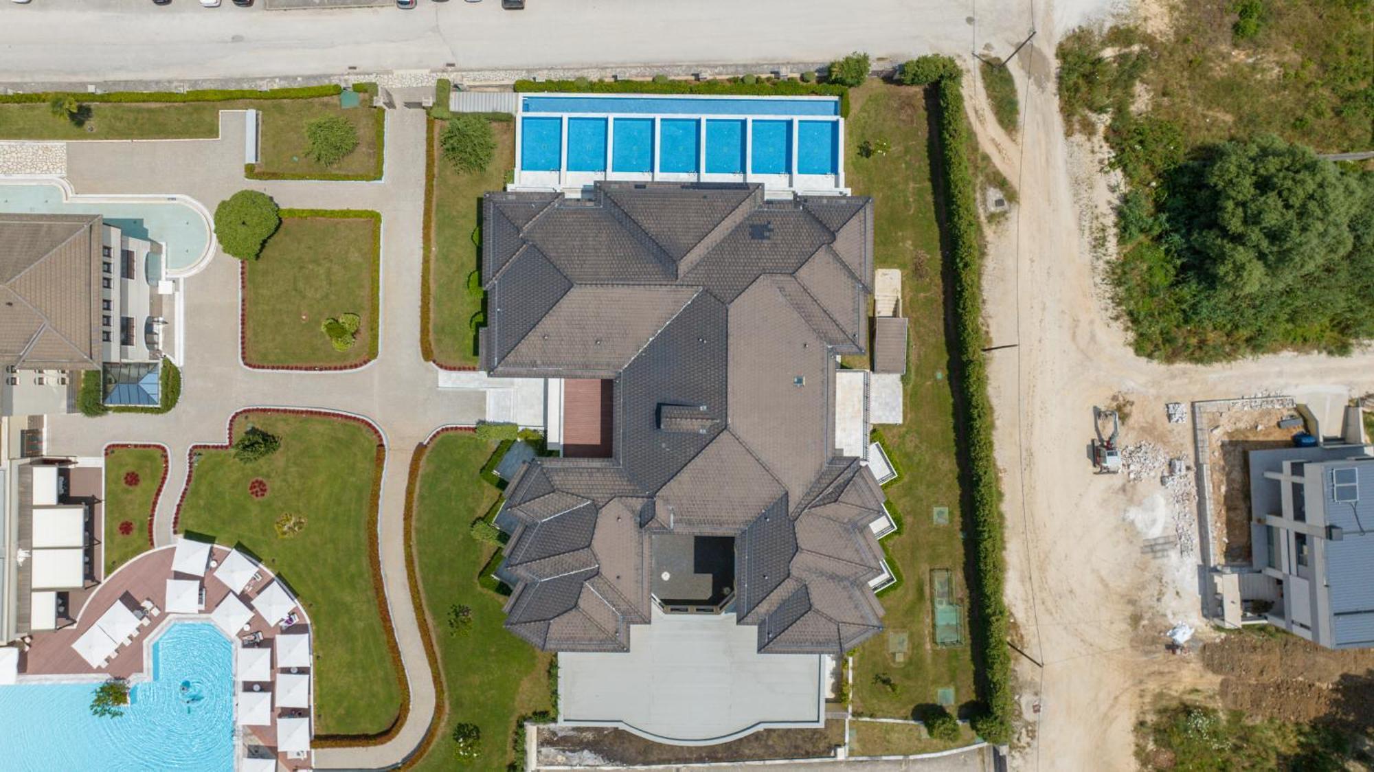 Hotel Du Lac Congress Center & Spa Ioannina Exterior foto Aerial view of the house
